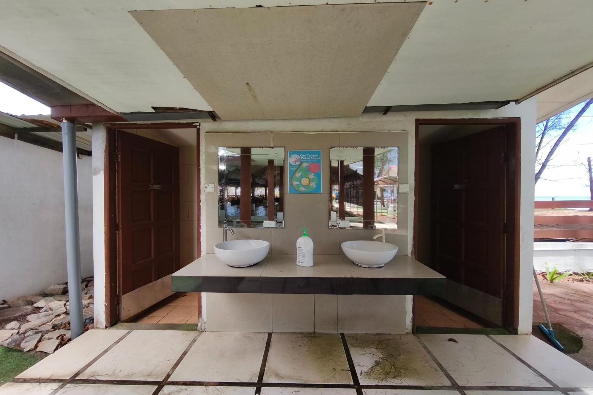 Alsafina Kijal Beach Resort & Restaurant Exterior foto
